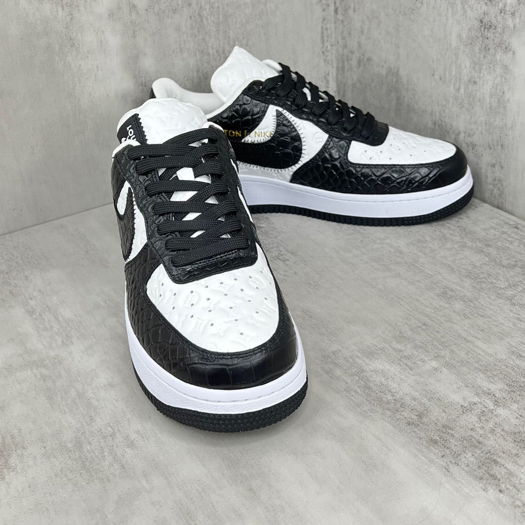 Low sneakers