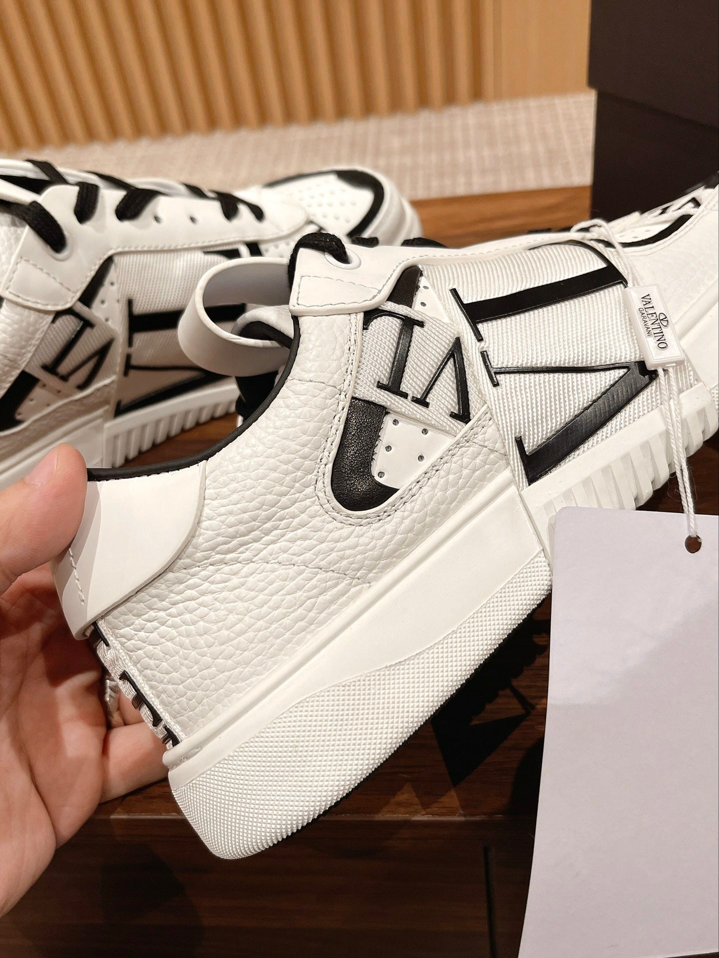 Garavani VL7N logo-print strap sneakers