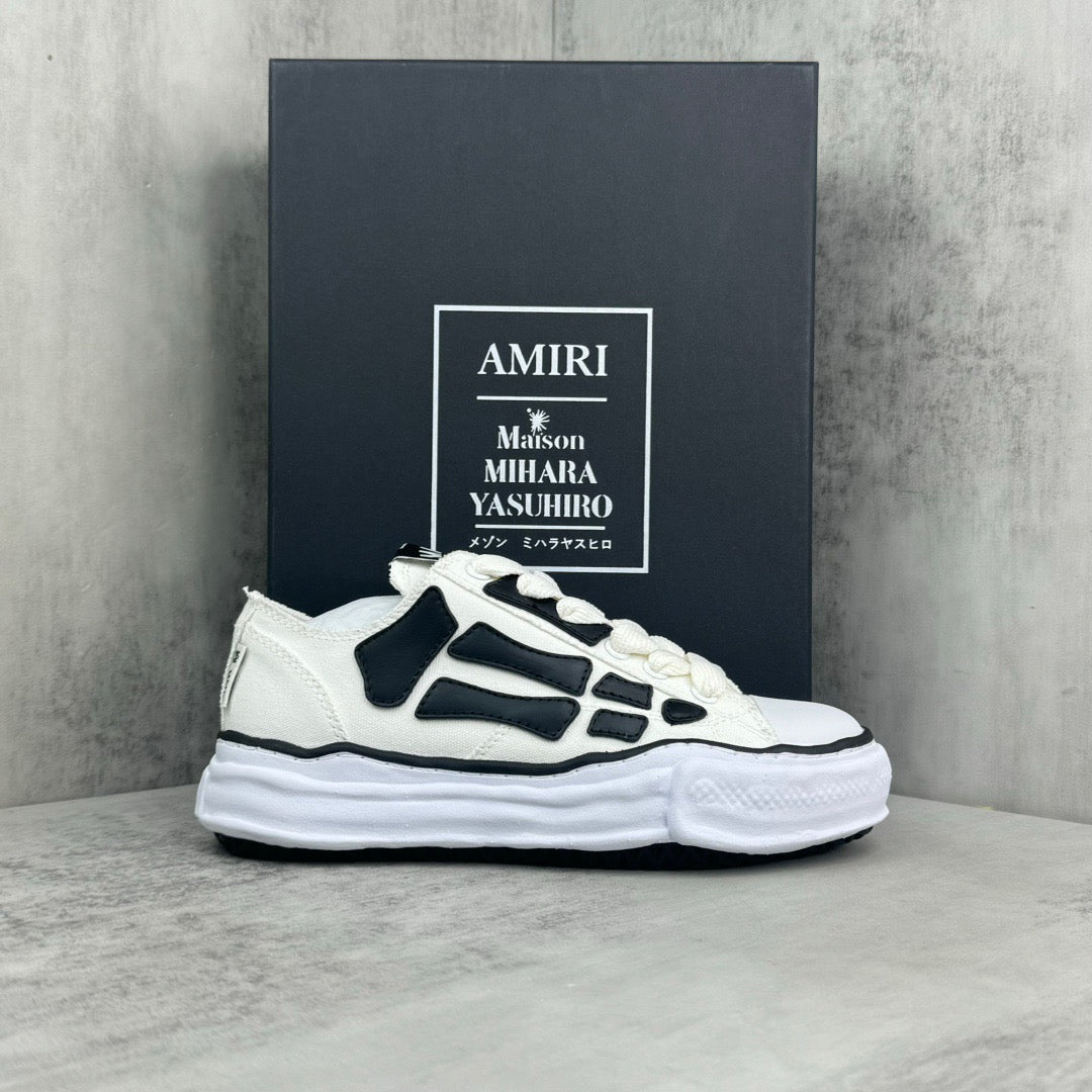 AM Sneaker