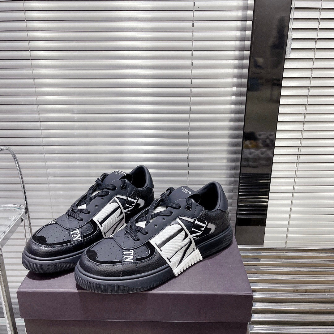 GaravaniVL7N logo-print strap sneakers