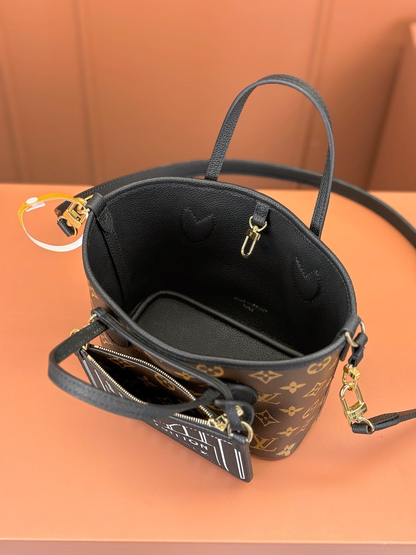 Neverfull Bandoulière Inside Out BB Bag