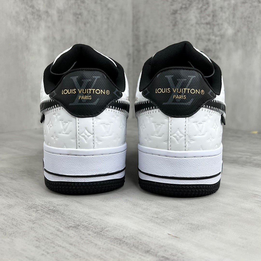 Low sneakers
