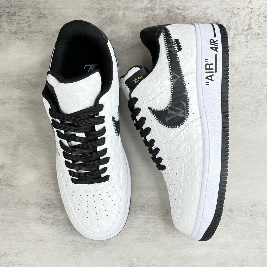 Low sneakers