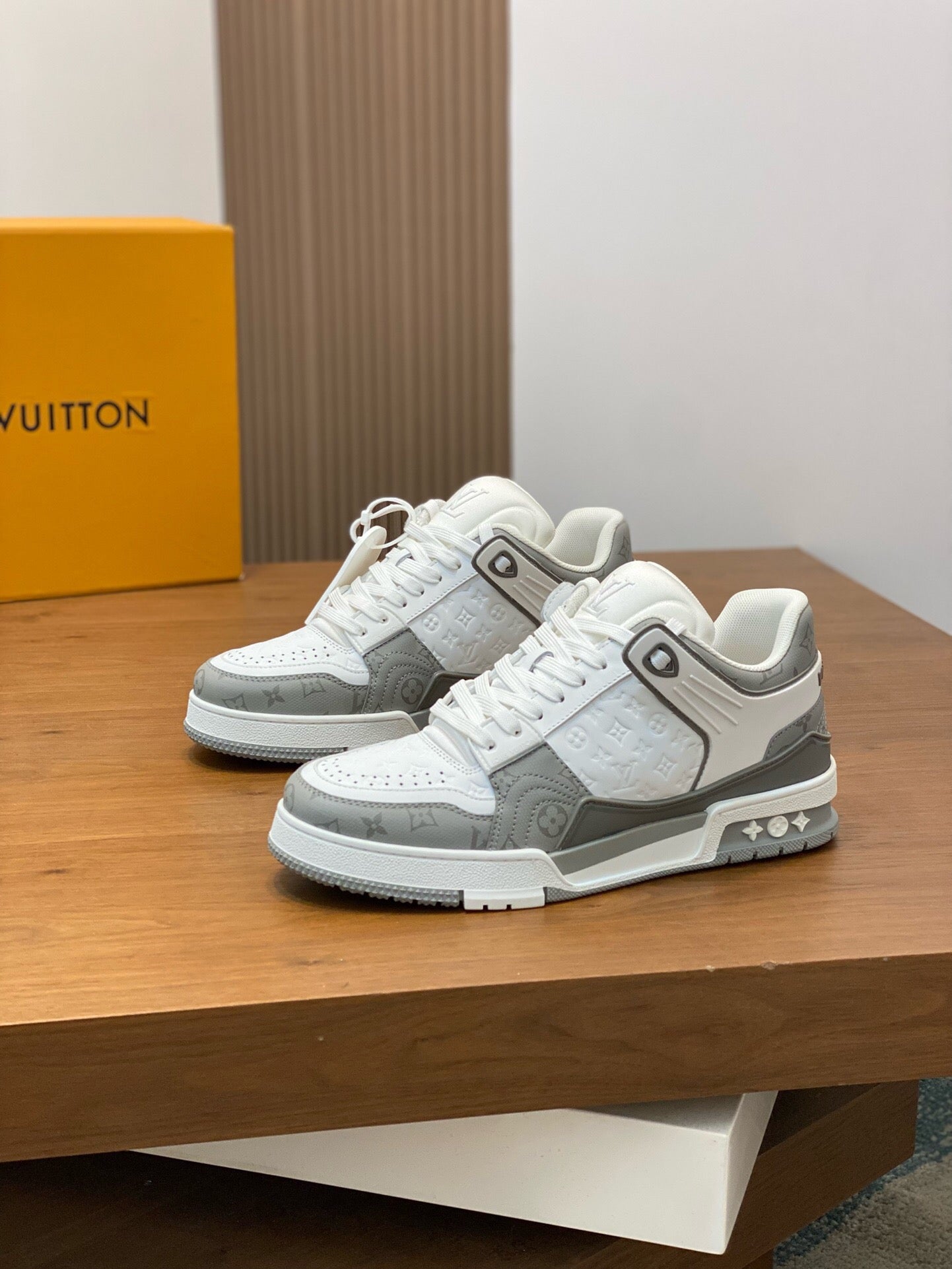 Trainer Grey White Sneaker