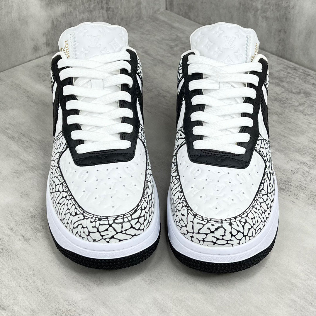 Low sneakers