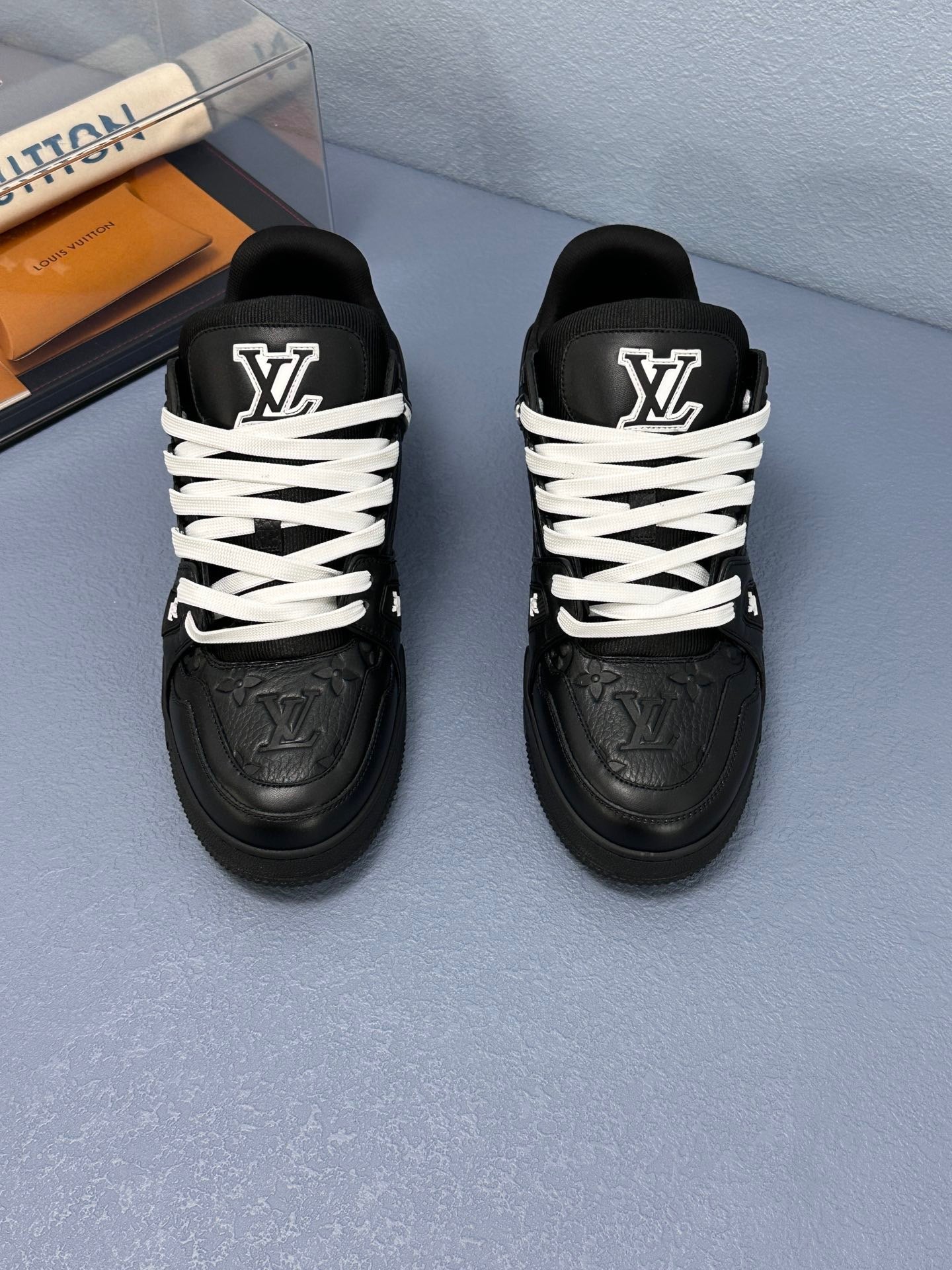 Sneaker
