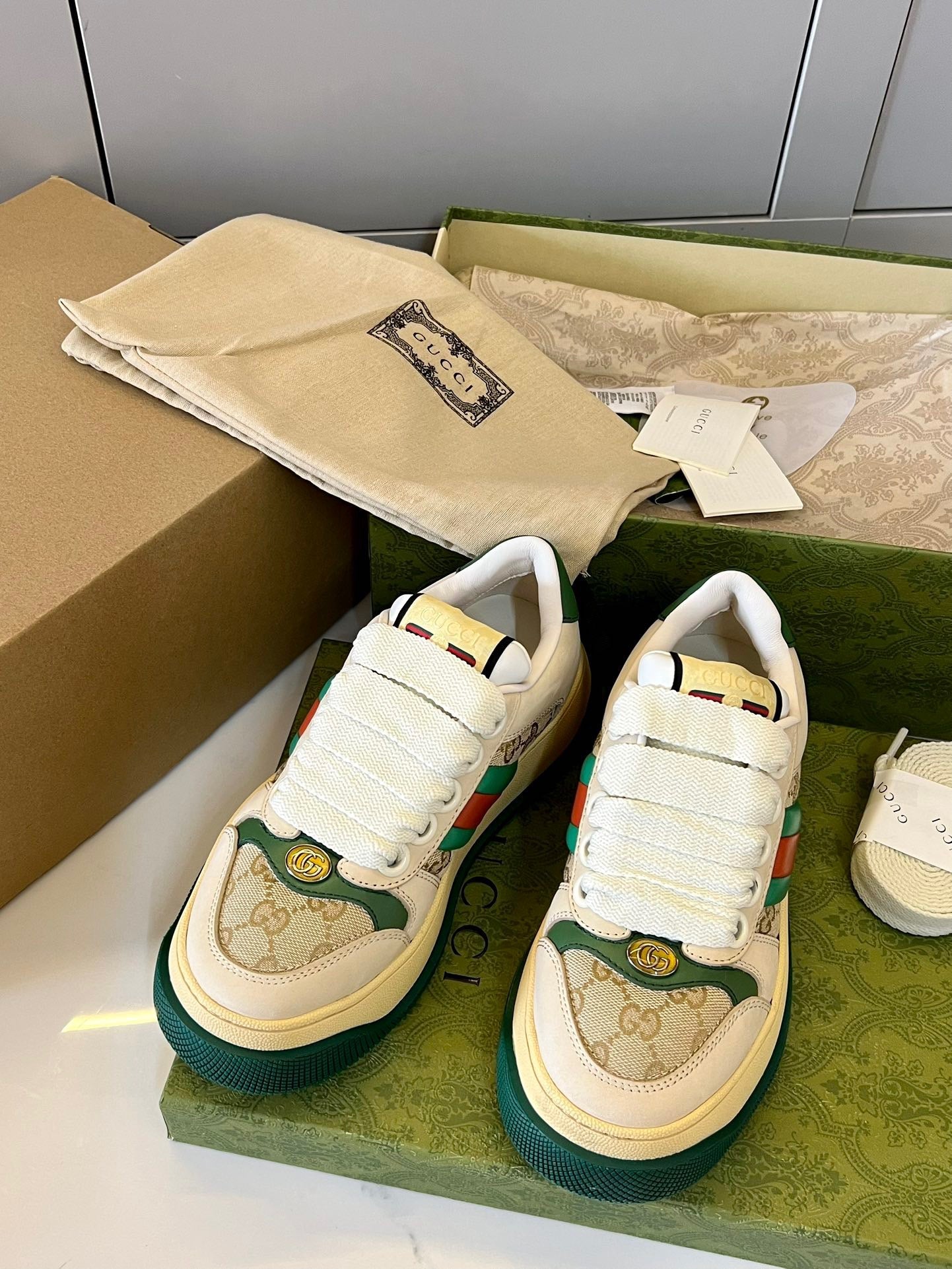 WOMEN'S SCREENER SNEAKER
