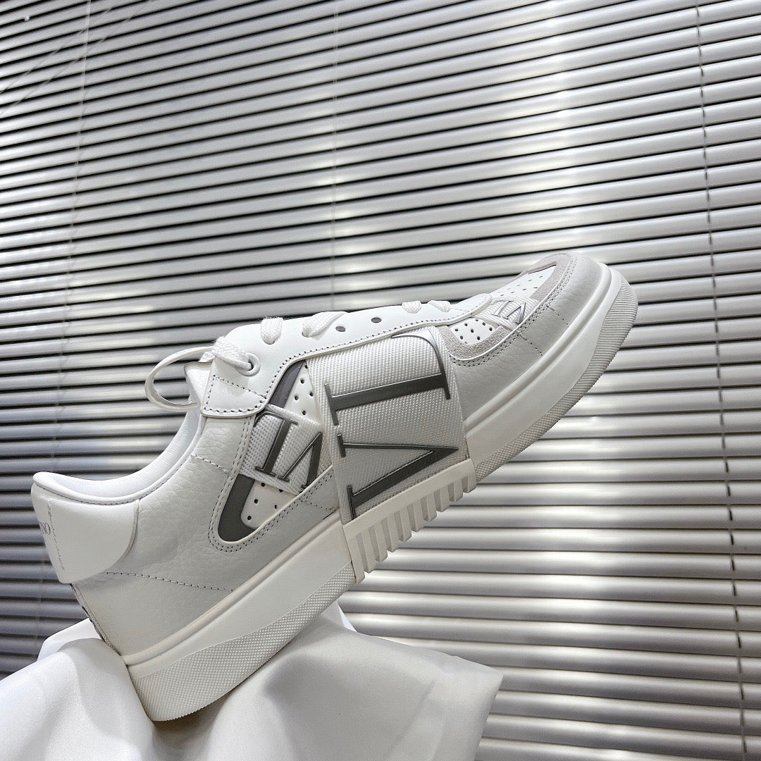 GaravaniVL7N logo-print strap sneakers