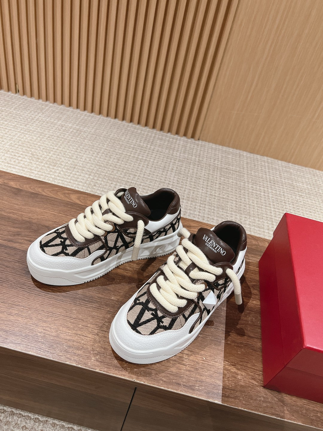 ONE STUD XL LOW-TOP SNEAKER IN NAPPA LEATHER AND TOILE ICONOGRAPHE FABRIC