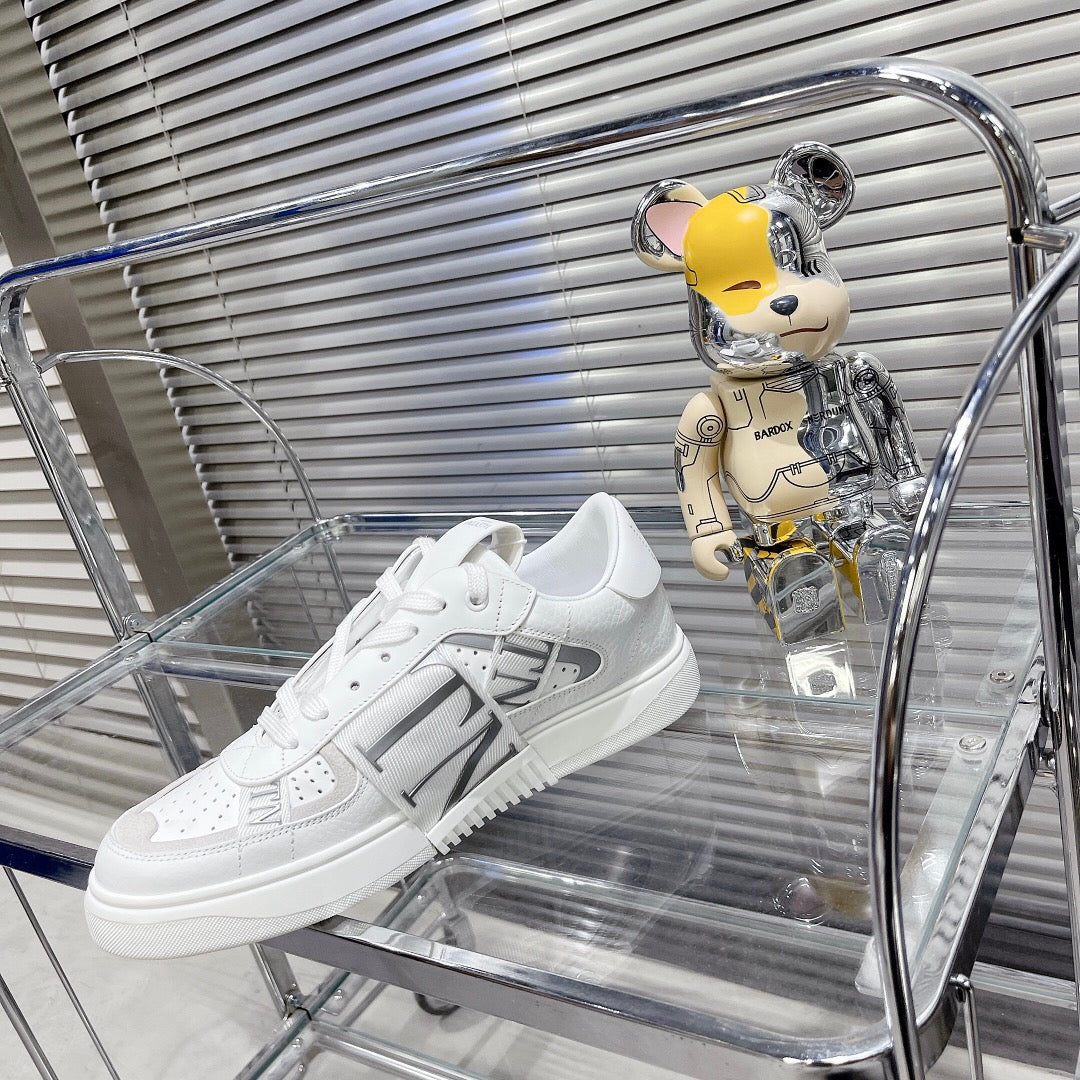 GaravaniVL7N logo-print strap sneakers