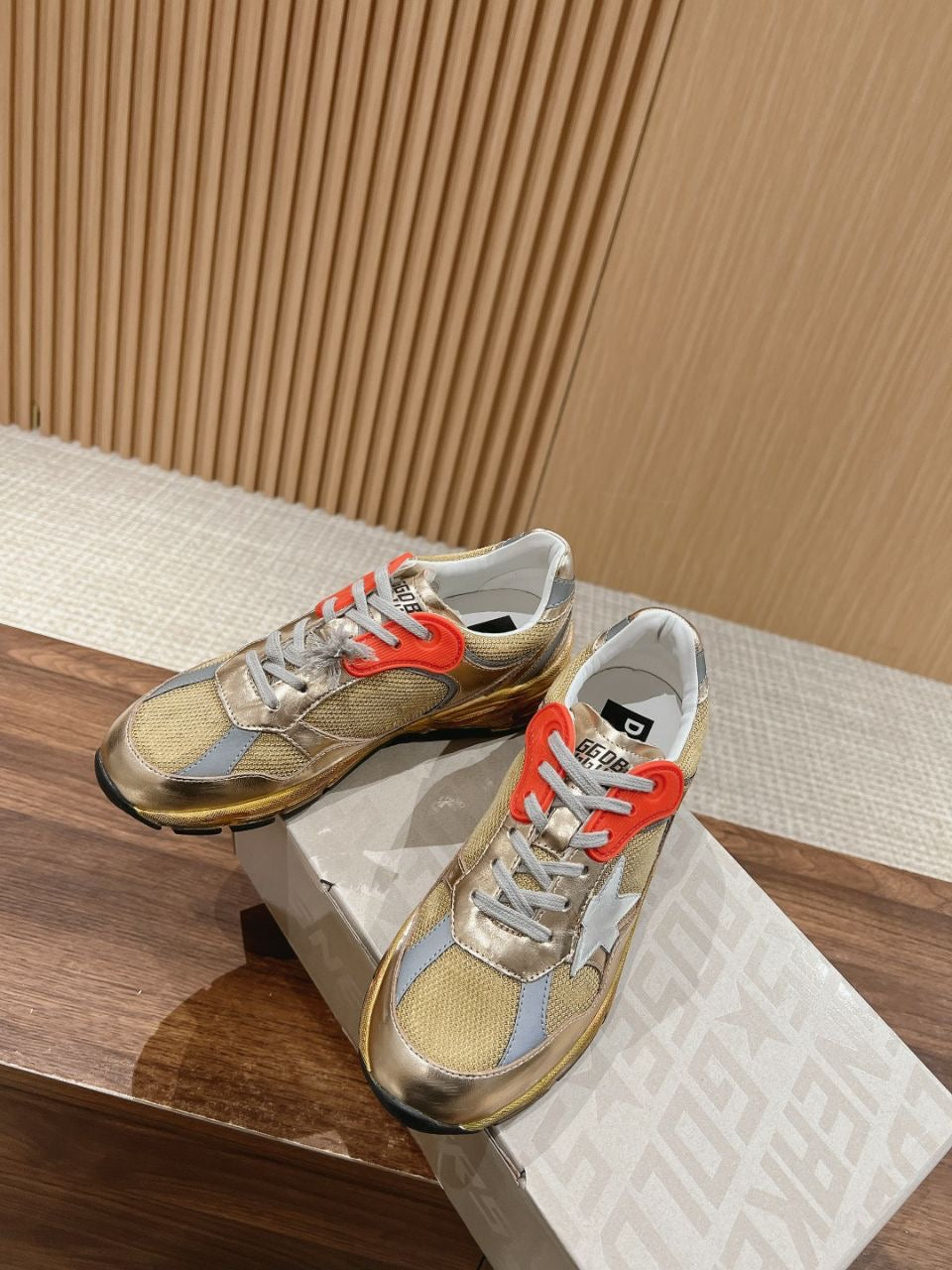 Men's Dad-Star gold with distressed finish