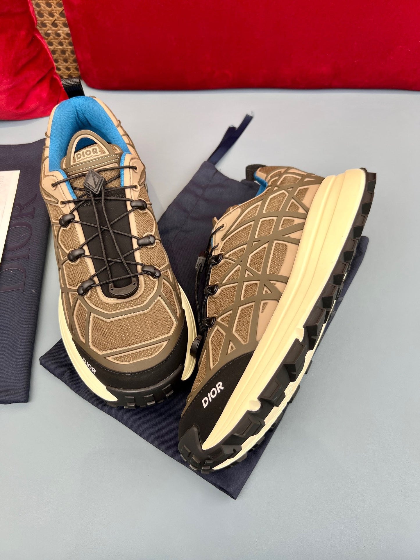 B31 RUNNER SNEAKER