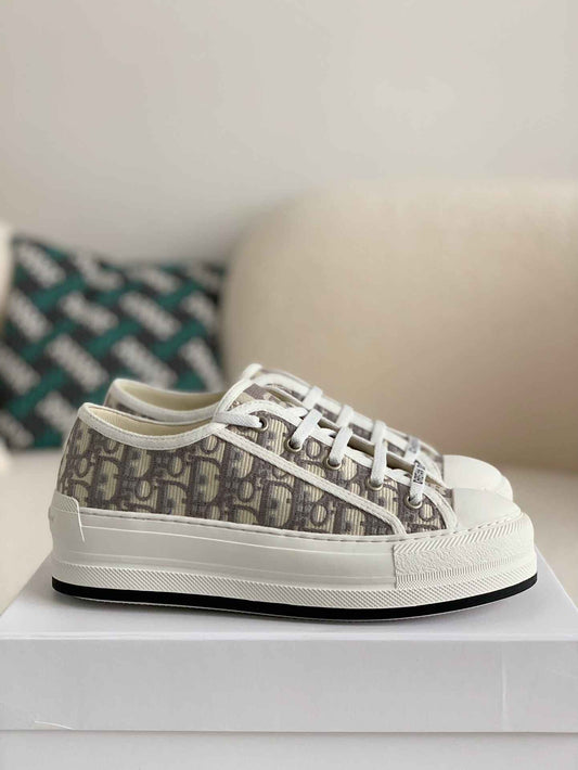 Platform Sneaker
