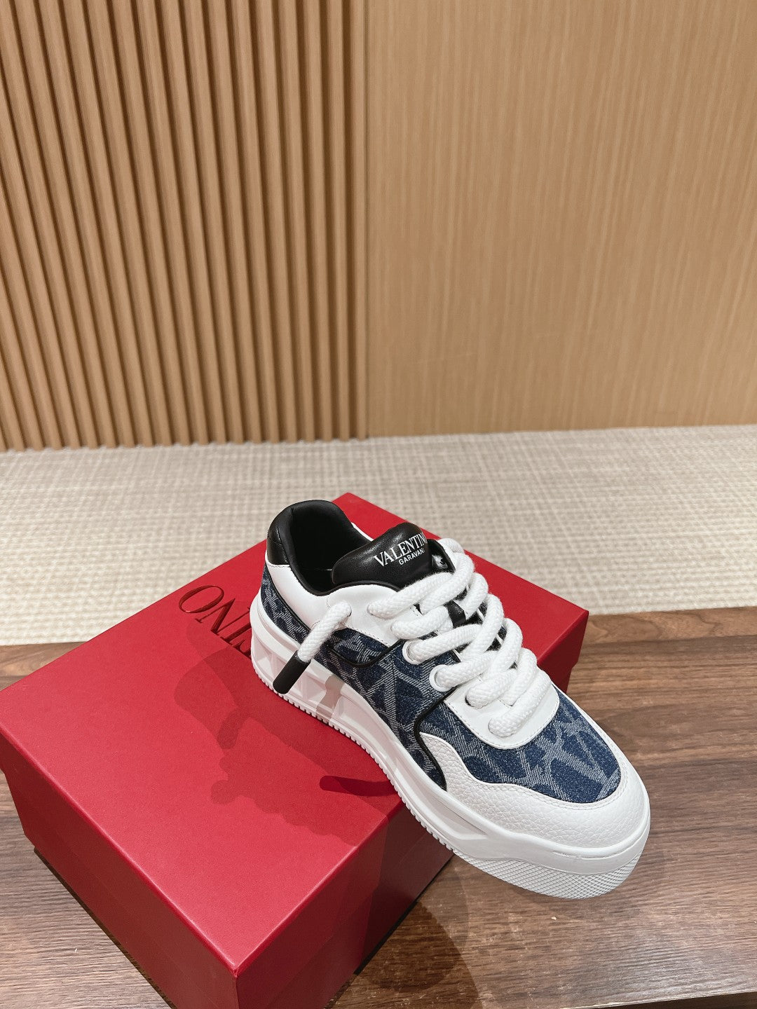 ONE STUD XL LOW-TOP SNEAKER IN NAPPA LEATHER AND TOILE ICONOGRAPHE FABRIC