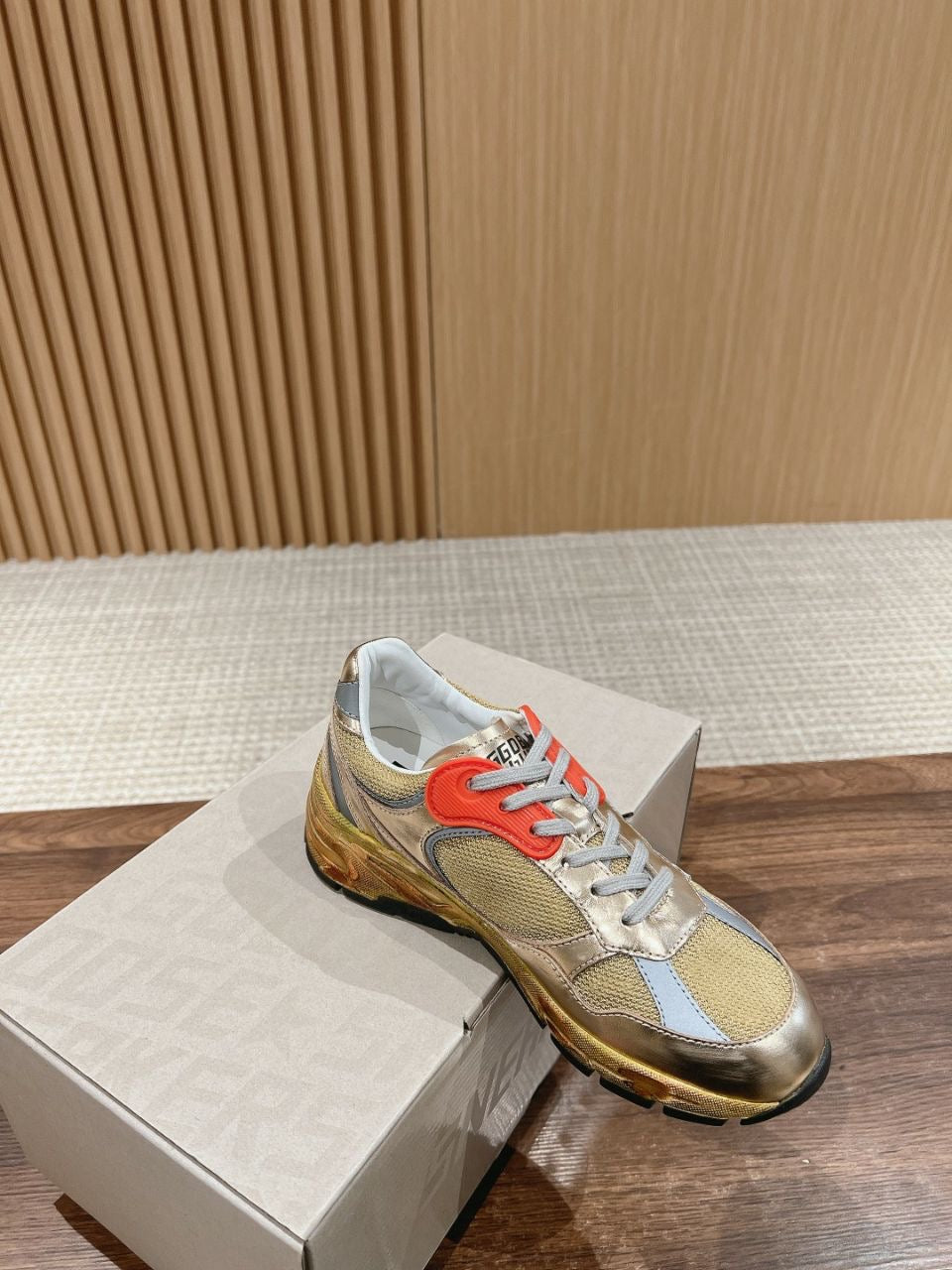Men's Dad-Star gold with distressed finish
