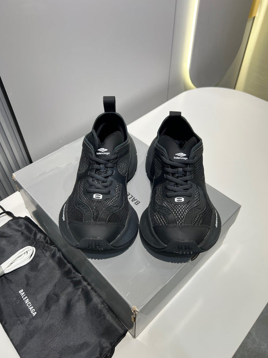 B Sneaker