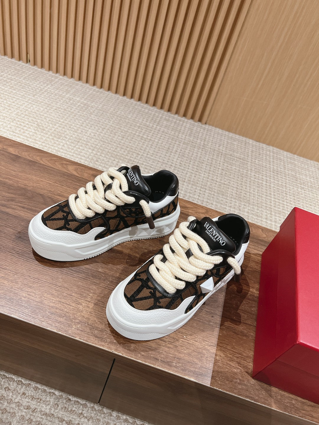 ONE STUD XL LOW-TOP SNEAKER IN NAPPA LEATHER AND TOILE ICONOGRAPHE FABRIC