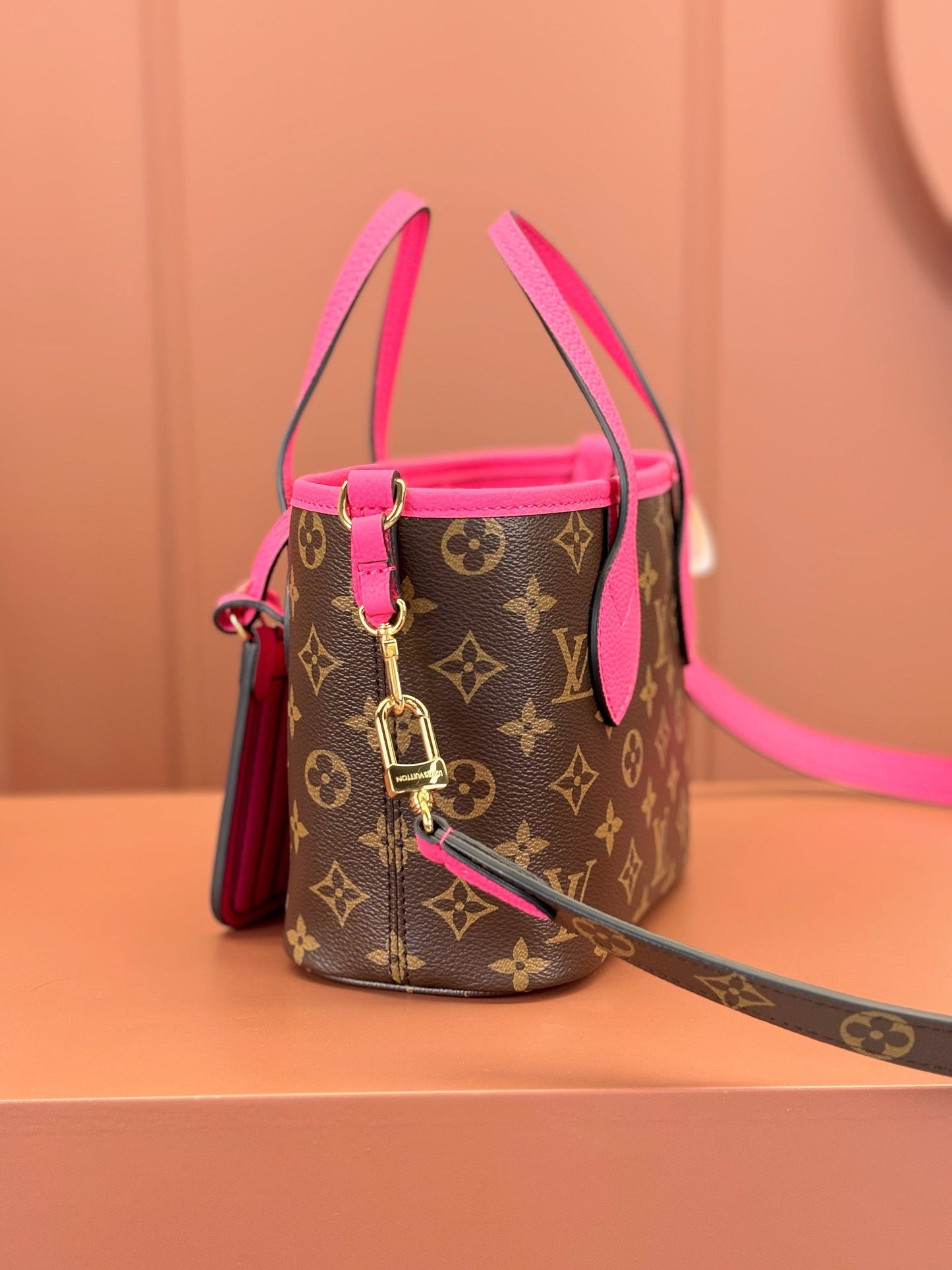 Neverfull Bandoulière Inside Out BB Bag