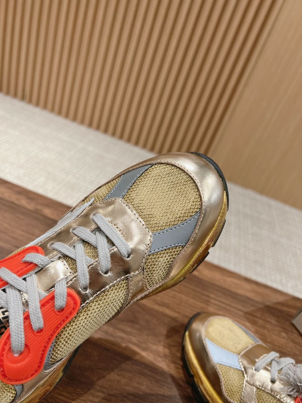 Men's Dad-Star gold with distressed finish