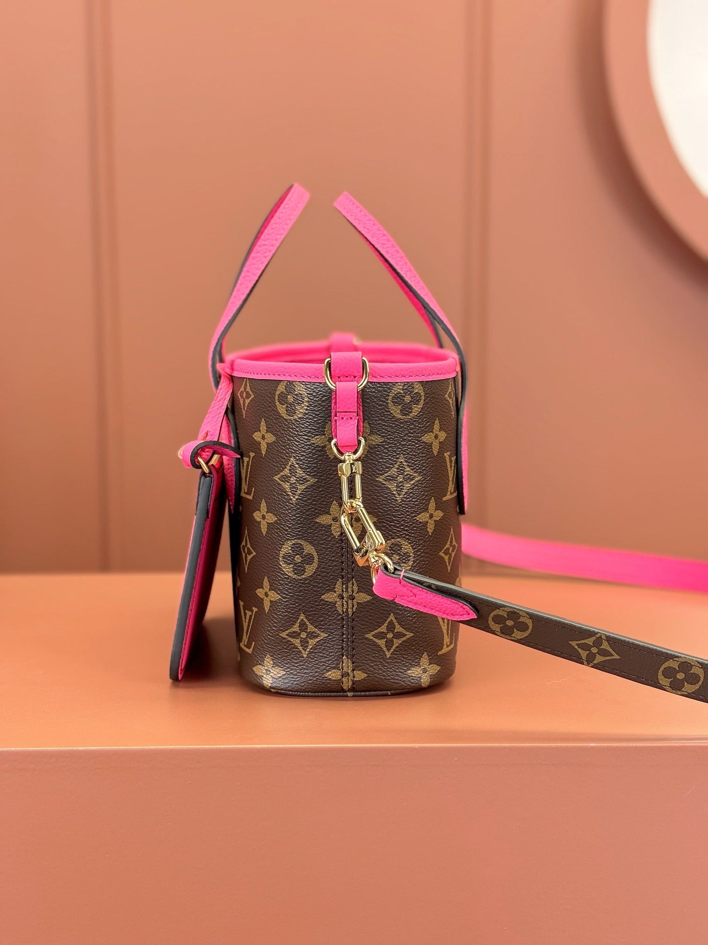 Neverfull Bandoulière Inside Out BB Bag