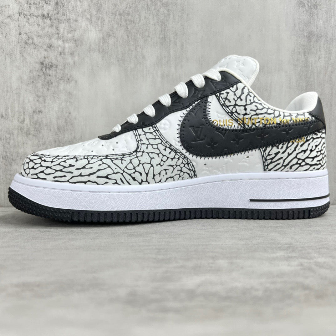 Low sneakers