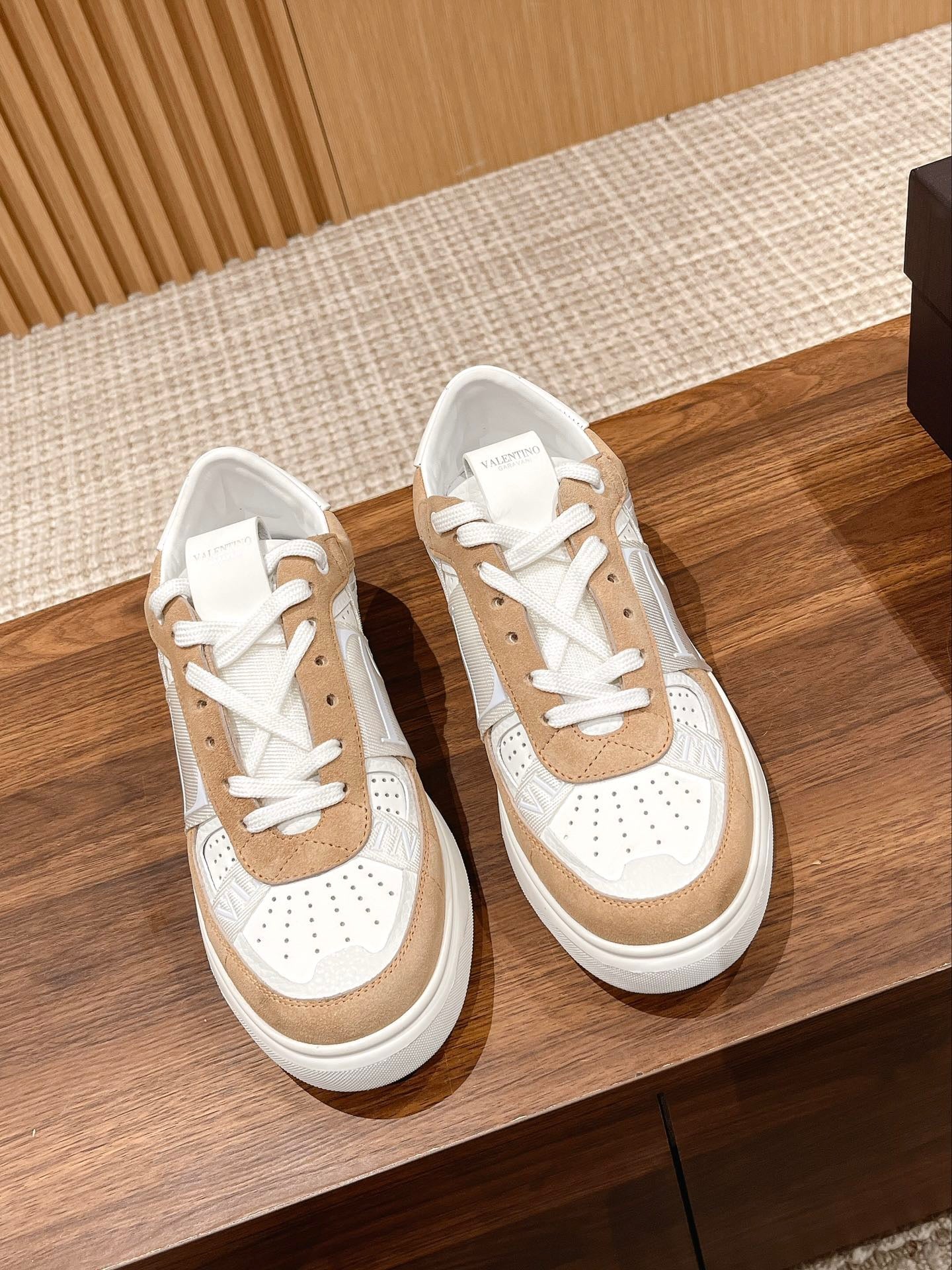 Garavani VL7N logo-print strap sneakers