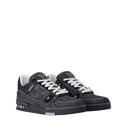 Trainer Sneaker Signature